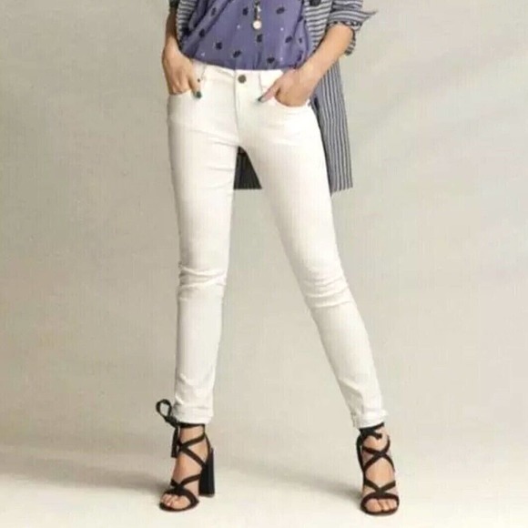 🐑EUC-CAbi Women's Cream Straight Leg Jeans - Picture 1 of 13